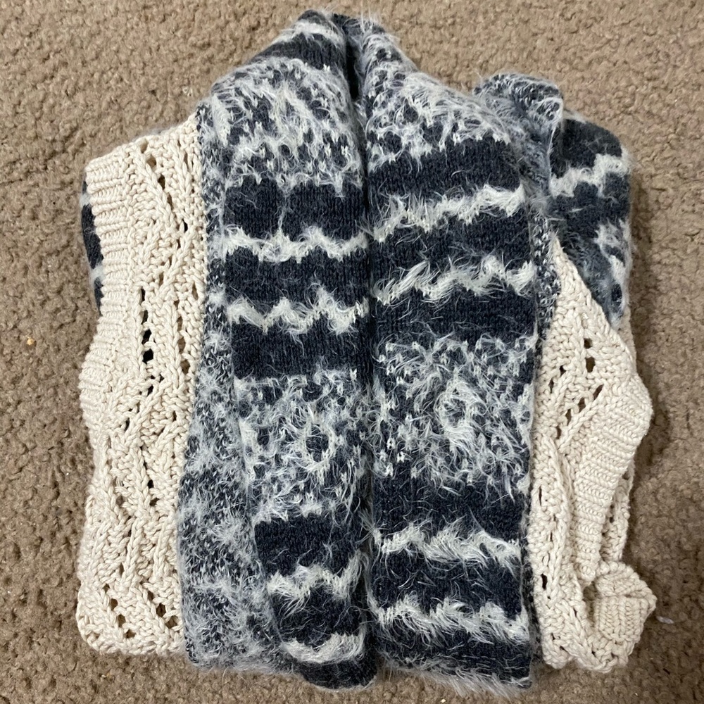 Max Studio sleeveless cardigan